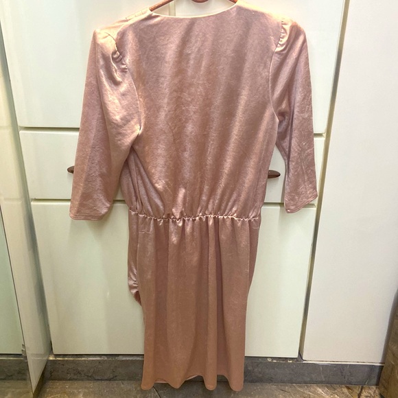 ASOS ROSE GOLD CHAMPAGNE DRESS❤️‍🔥 - Picture 3 of 5